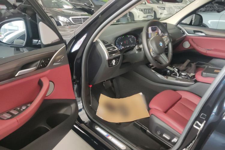 Used BMW X3 2022 Second Facelift xDrive30i Leading Edition M Night Sky Package Interior 3