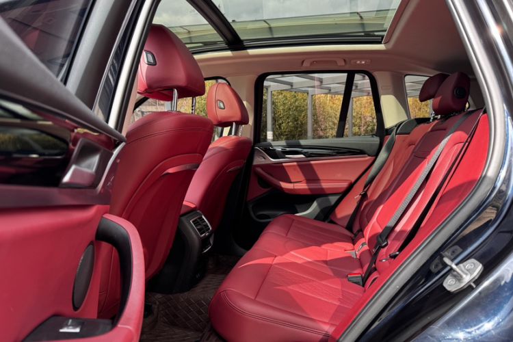 Used BMW X3 2022 xDrive25i M Sport Package Interior 3