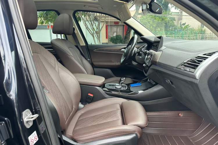 Used BMW X3 2022 Second Facelift xDrive30i Leading Edition M Night Sky Package Interior 4