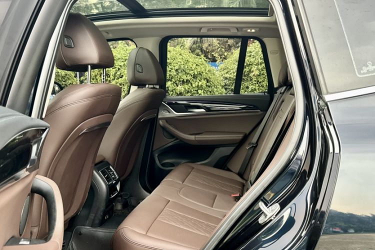 Used BMW X3 2022 Restyled xDrive25i M Sport Package Interior 4