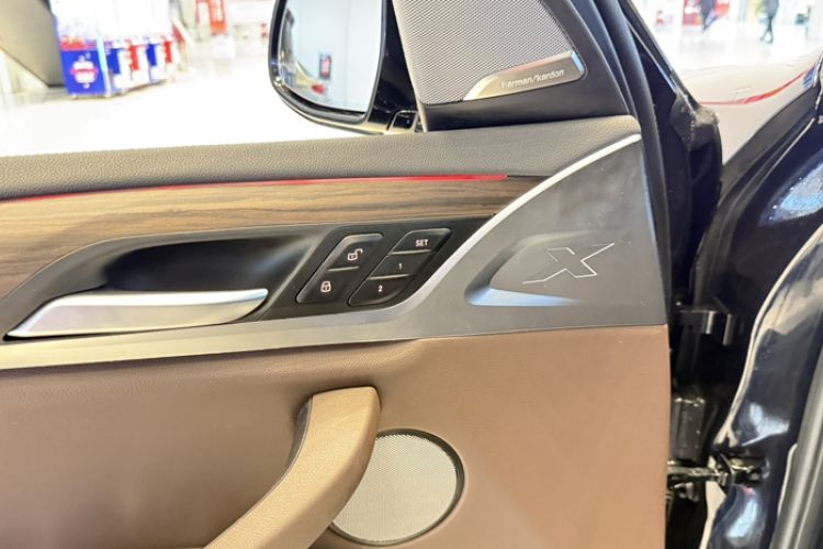 Used BMW X3 2022 xDrive30i Luxury Model M Night Sky Package Interior 4