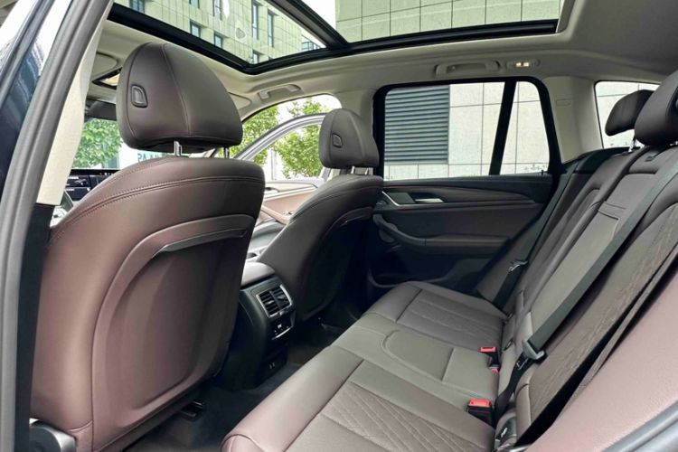 Used BMW X3 2022 Second Facelift xDrive30i Leading Edition M Night Sky Package Interior 4