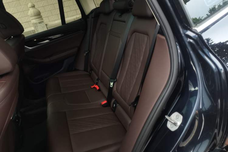Used BMW X3 2022 xDrive25i M Sport Package Interior 4