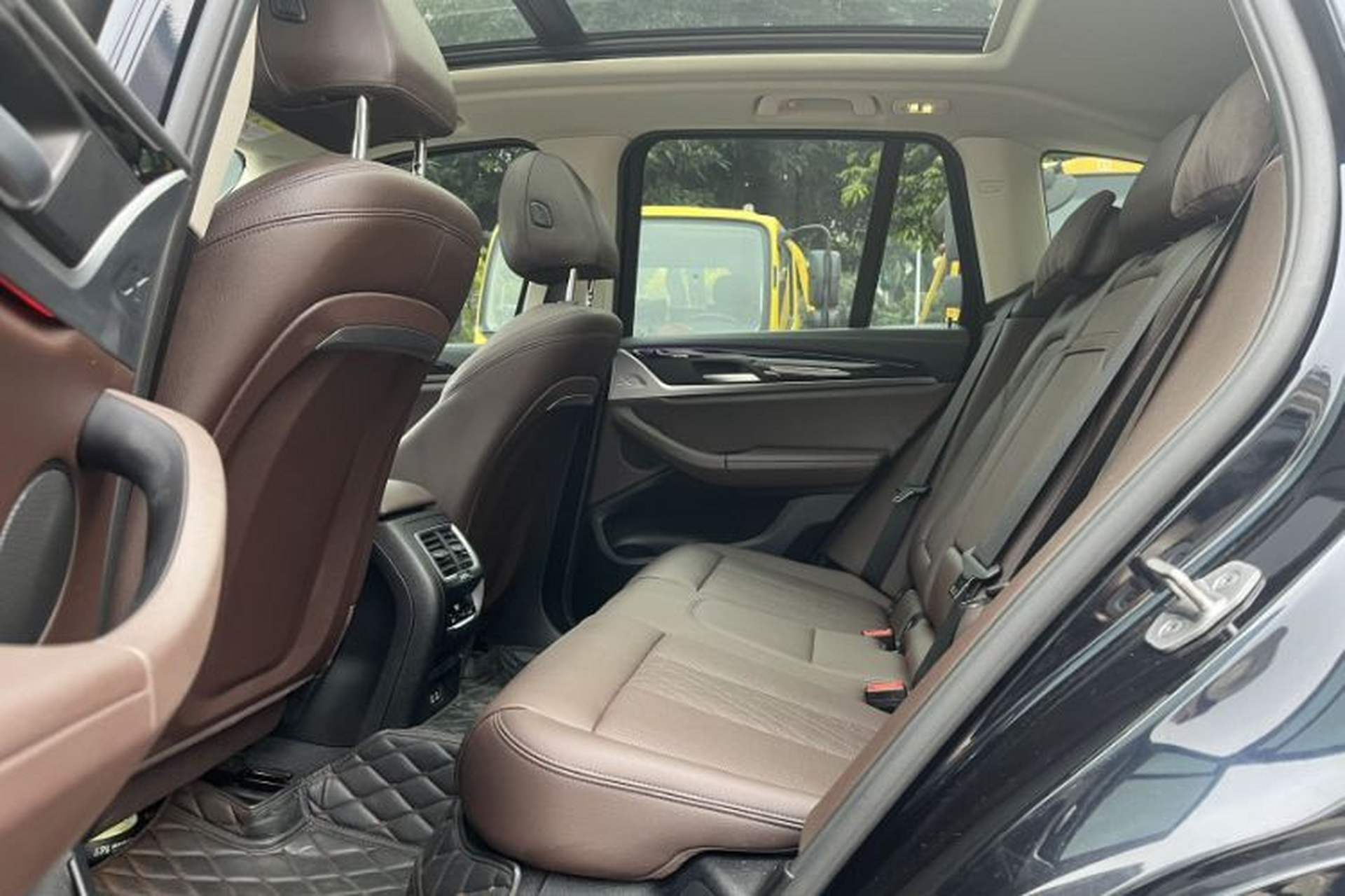 Used BMW X3 2022 xDrive25i M Sport Package Interior 4