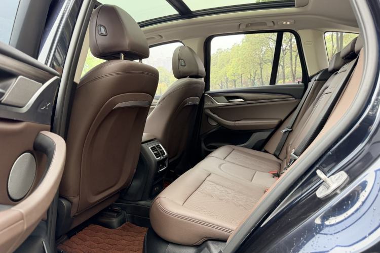 Used BMW X3 2022 xDrive30i Luxury Model M Night Sky Package Interior 4