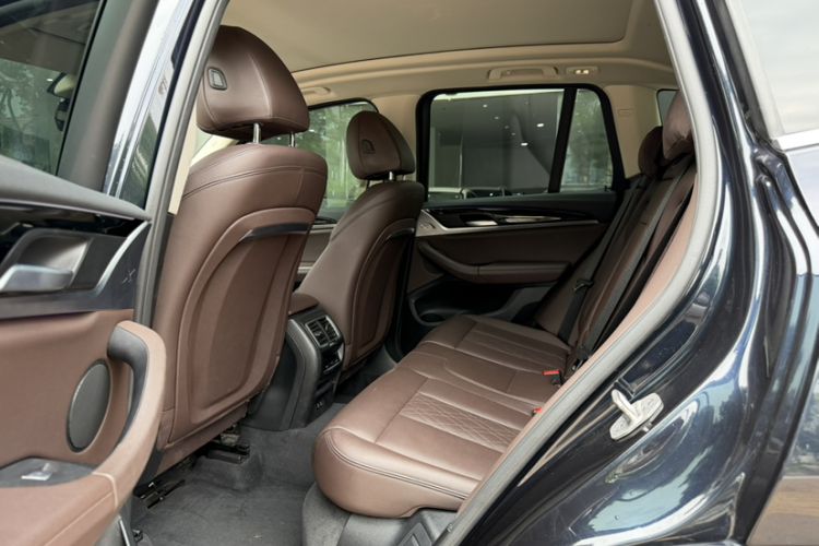 Used BMW X3 2022 xDrive25i M Sport Package Interior 4