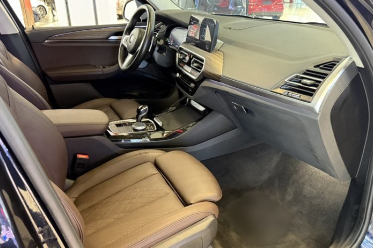 Used BMW X3 2022 xDrive30i Luxury Model M Night Sky Package Interior 5