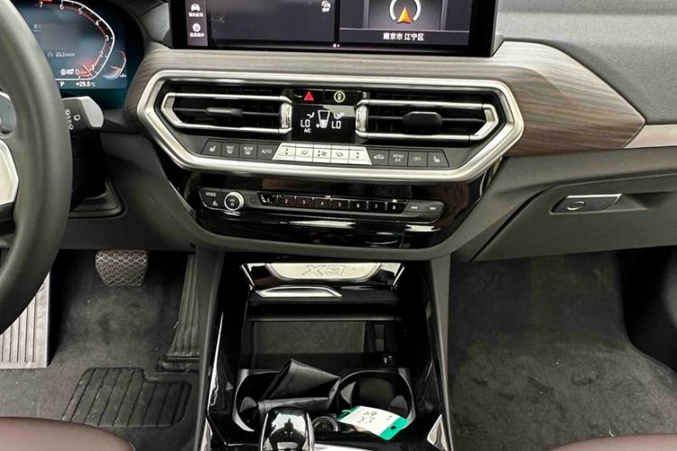 Used BMW X3 2022 Second Facelift xDrive30i Leading Edition M Night Sky Package Interior 5
