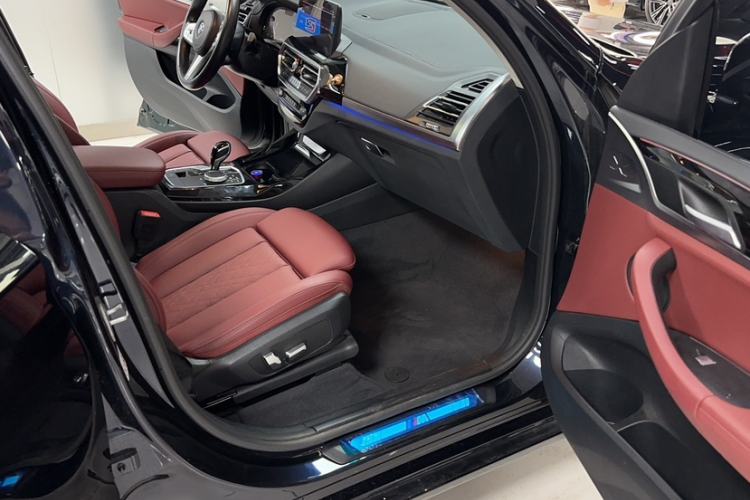 Used BMW X3 2022 Restyled xDrive25i M Sport Package Interior 5