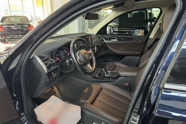 Used BMW X3 2022 xDrive25i M Sport Package Interior 5