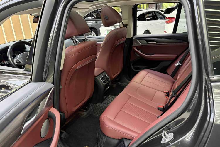 Used BMW X3 2022 xDrive30i Luxury Model M Night Sky Package Interior 5