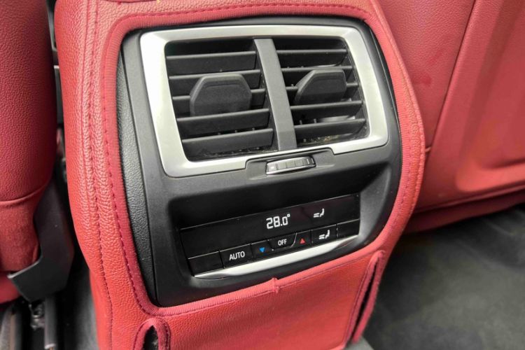 Used BMW X3 2022 xDrive25i M Sport Package Interior 7