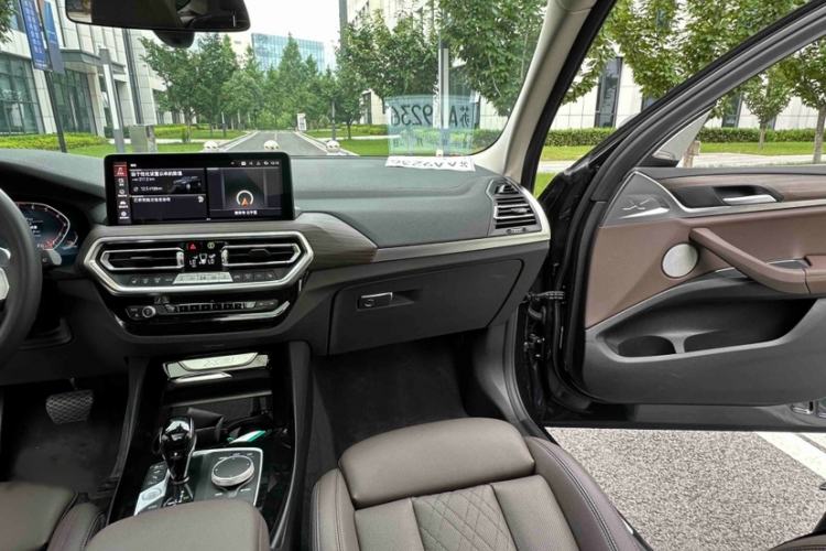 Used BMW X3 2022 Second Facelift xDrive30i Leading Edition M Night Sky Package Interior 7