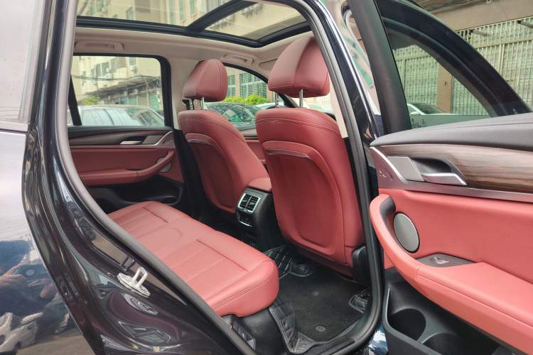 Used BMW X3 2022 xDrive30i Luxury Model M Night Sky Package Interior 7