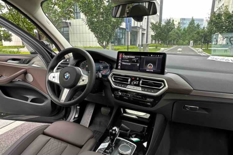 Used BMW X3 2022 Second Facelift xDrive30i Leading Edition M Night Sky Package Interior 8