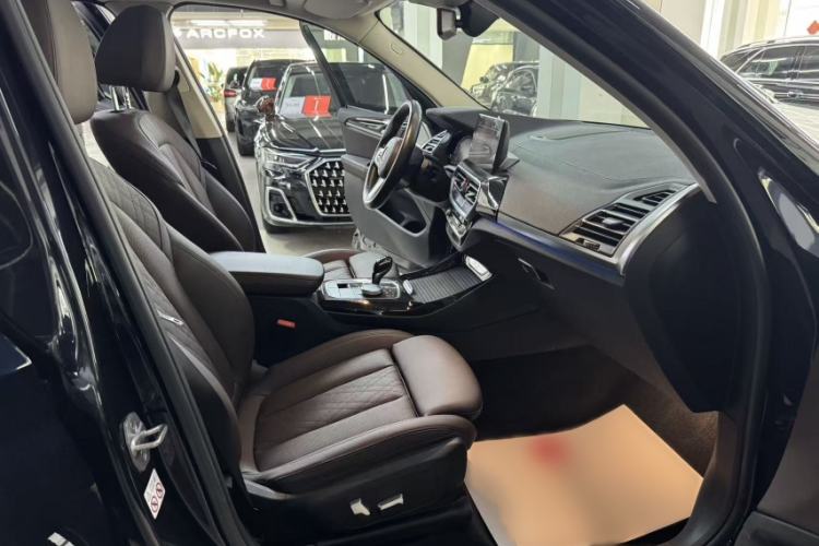 Used BMW X3 2022 xDrive25i M Sport Package Interior 8