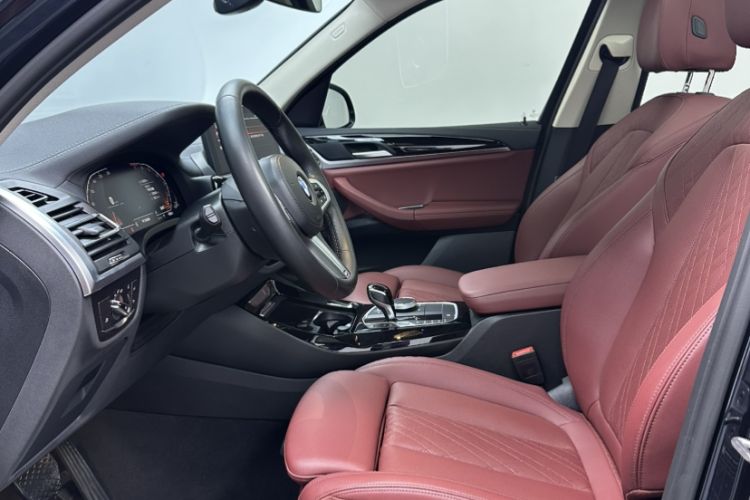 Used BMW X3 2022 xDrive25i M Sport Package Interior 9