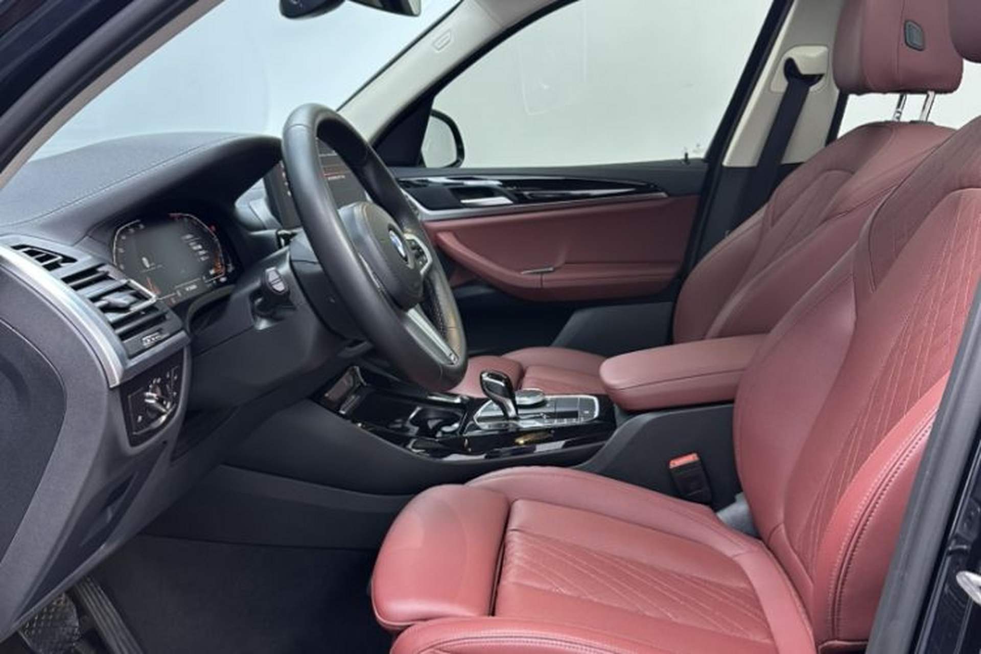 Used BMW X3 2022 xDrive25i M Sport Package Interior 9