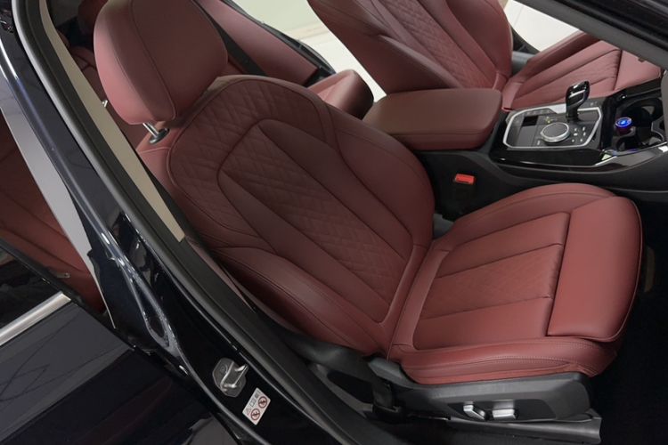 Used BMW X3 2022 Restyled xDrive25i M Sport Package Interior 9