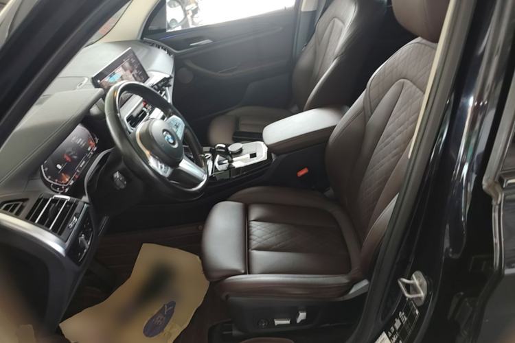 Used BMW X3 2022 Second Facelift xDrive30i Leading Edition M Night Sky Package Left Front Seat