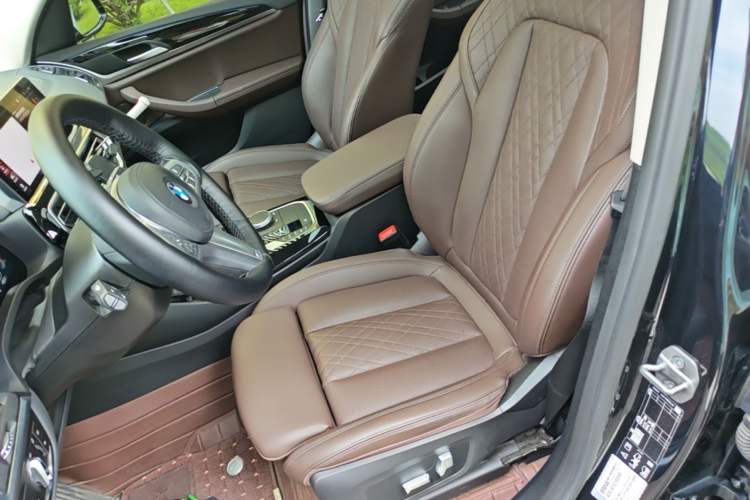 Used BMW X3 2022 Restyled xDrive25i M Sport Package Left Front Seat