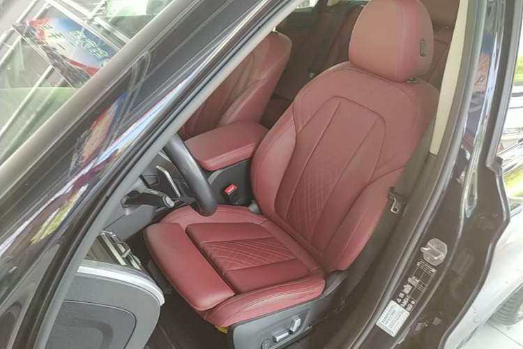 Used BMW X3 2022 Second Facelift xDrive30i Leading Edition M Night Sky Package Left Front Seat