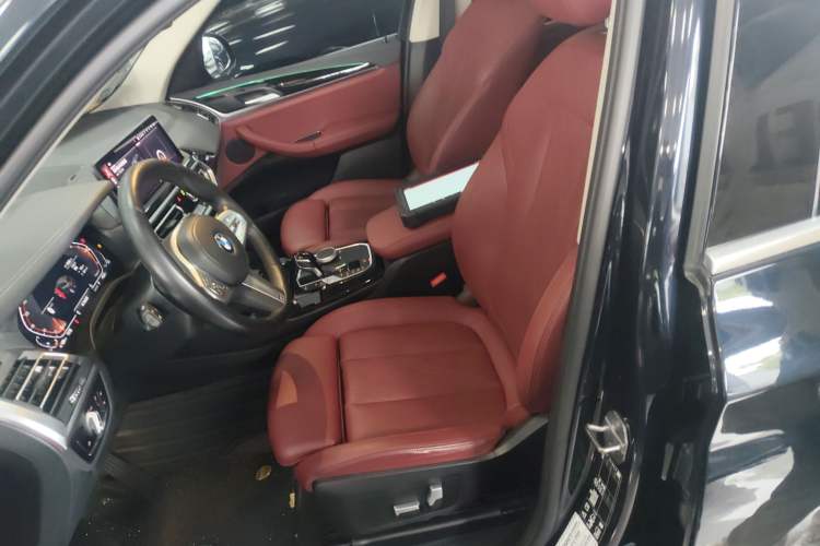 Used BMW X3 2022 Restyled xDrive25i M Sport Package Left Front Seat