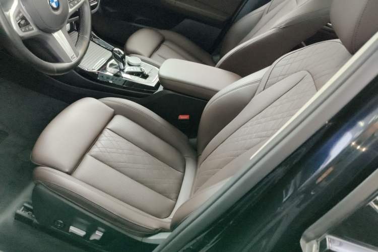 Used BMW X3 2022 Second Facelift xDrive30i Leading Edition M Night Sky Package Left Front Seat