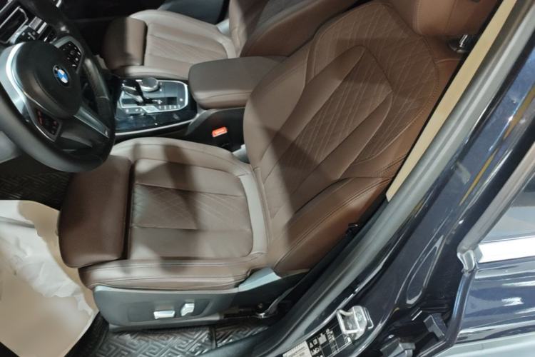 Used BMW X3 2022 Restyled xDrive25i M Sport Package Left Front Seat