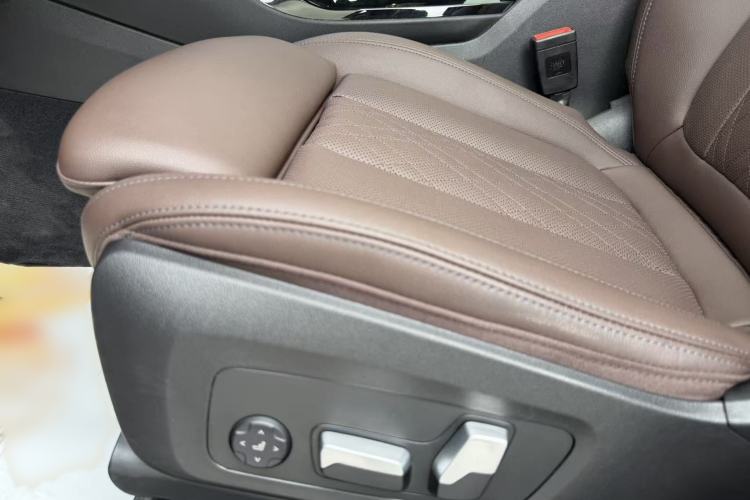 Used BMW X3 2022 Second Facelift xDrive30i Leading Edition M Night Sky Package Left Front Seat