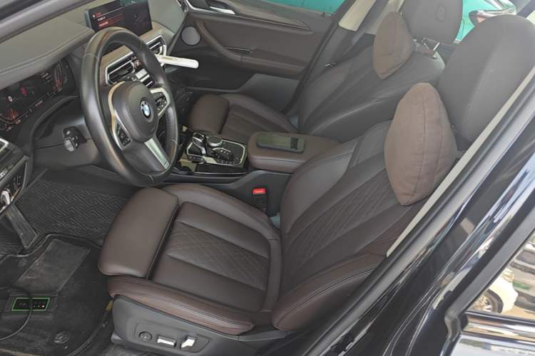 Used BMW X3 2022 Second Facelift xDrive30i Leading Edition M Night Sky Package Left Front Seat