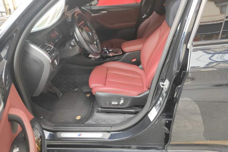 Used BMW X3 2022 Second Facelift xDrive30i Luxury Edition M Night Sky Package Left Front Seat