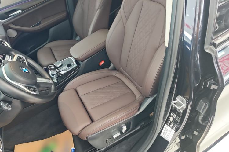 Used BMW X3 2022 Restyled xDrive30i Luxury Edition M Night Sky Package Left Front Seat