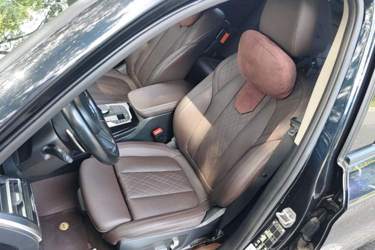 Used BMW X3 2022 Second Facelift xDrive30i Leading Edition M Night Sky Package Left Front Seat