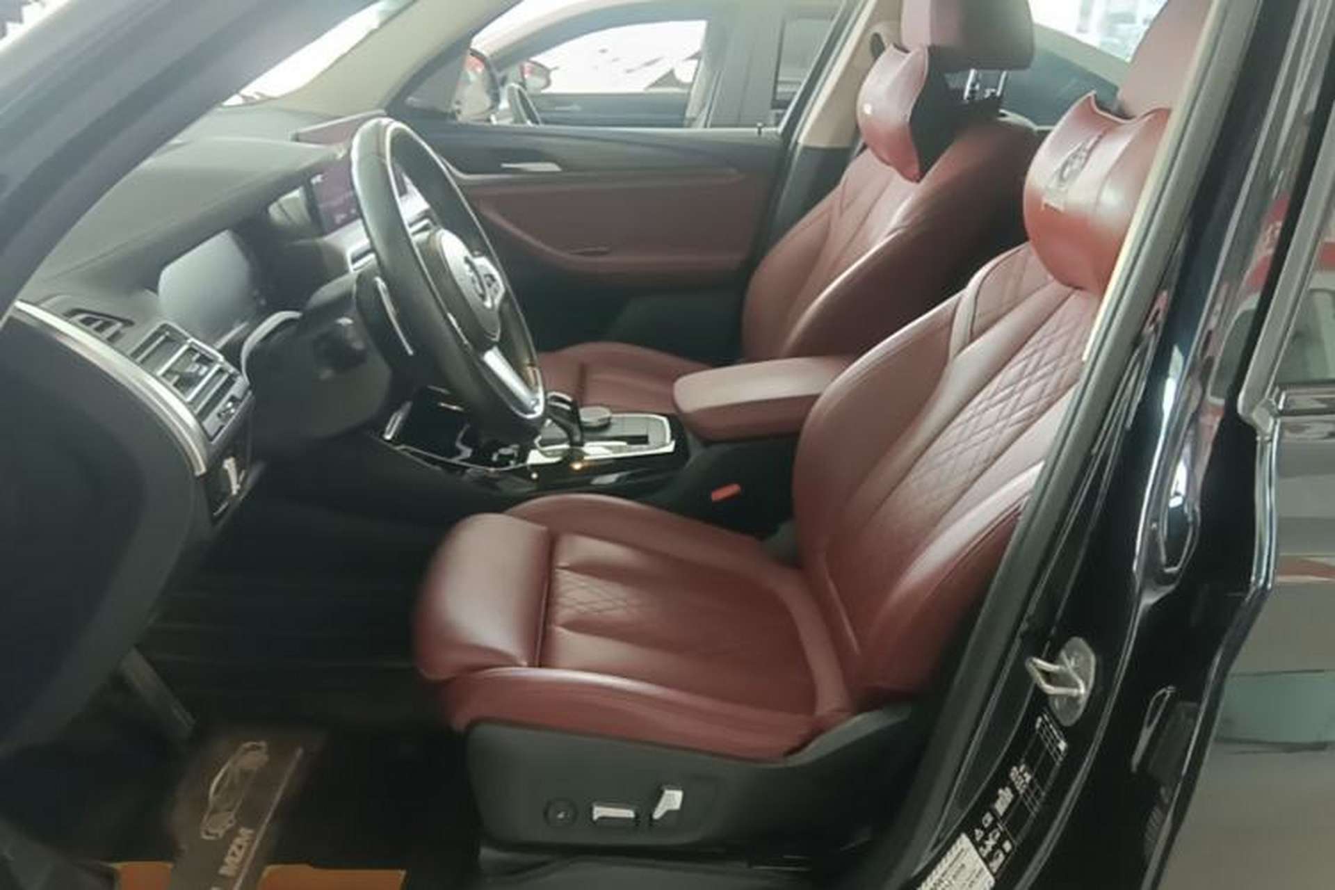 Used BMW X3 2022 Second Facelift xDrive30i Leading Edition M Night Sky Package Left Front Seat