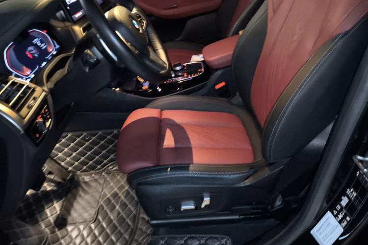 Used BMW X3 2022 Restyled xDrive30i Luxury Edition M Night Sky Package Left Front Seat