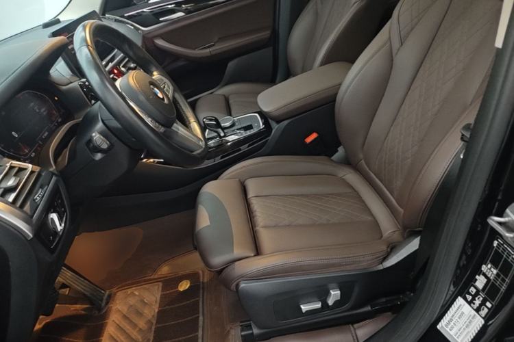Used BMW X3 2022 Restyled xDrive25i M Sport Package Left Front Seat