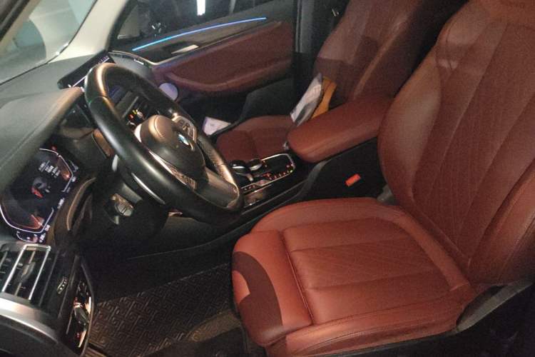 Used BMW X3 2022 Second Facelift xDrive30i Leading Edition M Night Sky Package Left Front Seat