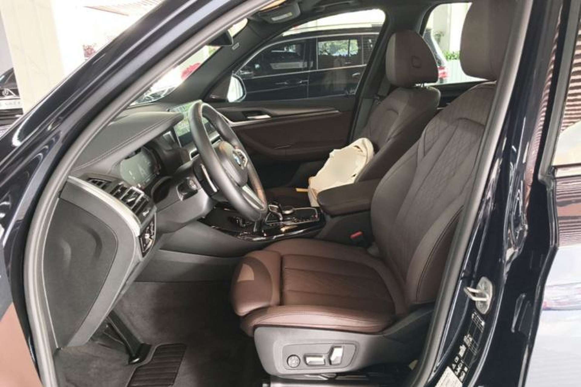 Used BMW X3 2022 xDrive30i Luxury Edition M Night Sky Package Left Front Seat