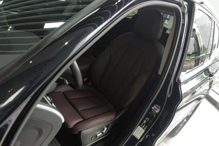 Used BMW X3 2022 Restyled xDrive25i M Sport Package Left Front Seat