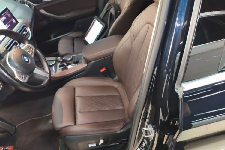 Used BMW X3 2022 Restyled xDrive25i M Sport Package Left Front Seat