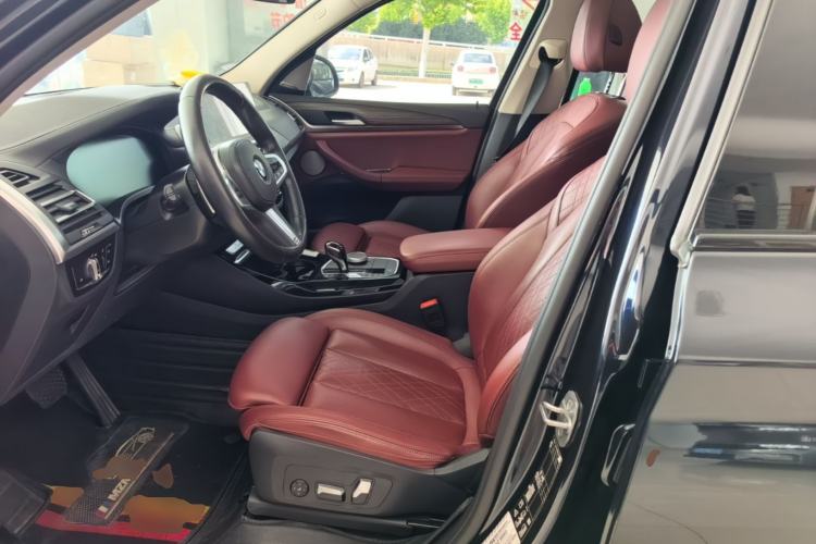 Used BMW X3 2022 Second Facelift xDrive30i Leading Edition M Night Sky Package Left Front Seat