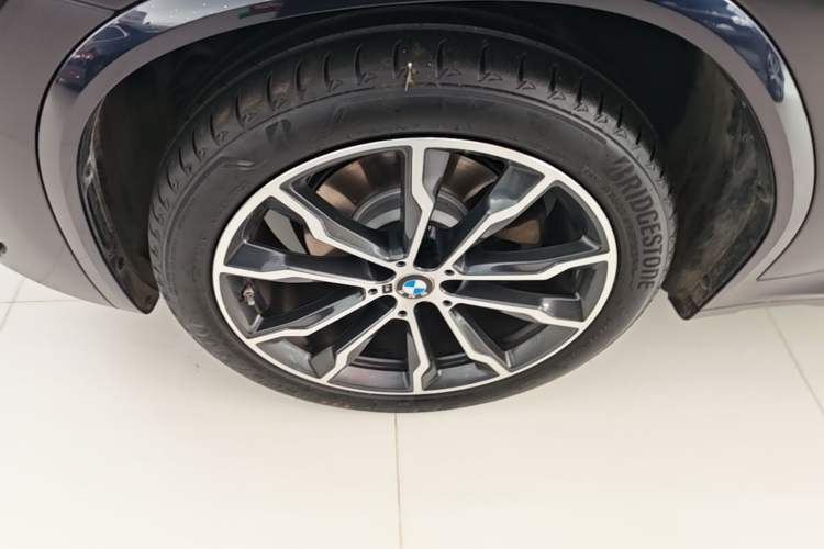 Used BMW X3 2022 xDrive30i Luxury Model M Night Sky Package Left Front Wheel Hub