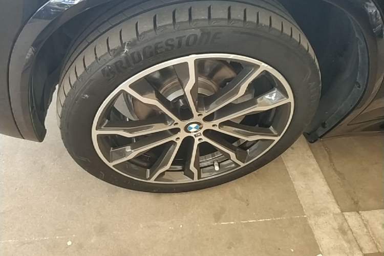 Used BMW X3 2022 xDrive30i Luxury Model M Night Sky Package Left Front Wheel Hub
