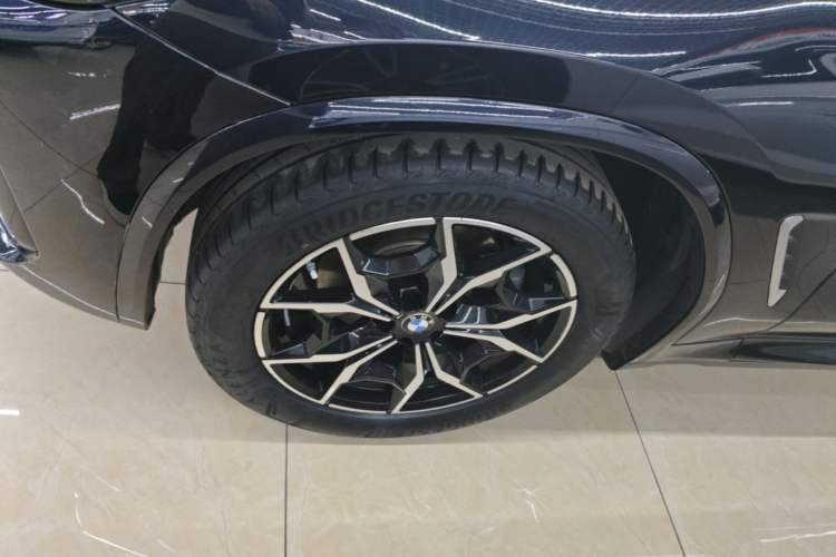 Used BMW X3 2022 Restyled xDrive25i M Sport Package Left Front Wheel Hub