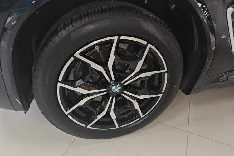 Used BMW X3 2022 Restyled xDrive25i M Sport Package Left Front Wheel Hub