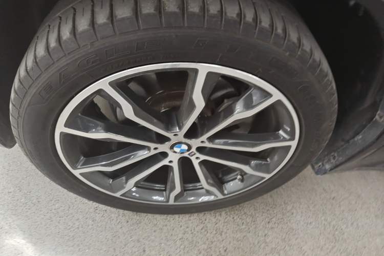 Used BMW X3 2022 xDrive30i Luxury Model M Night Sky Package Left Front Wheel Hub