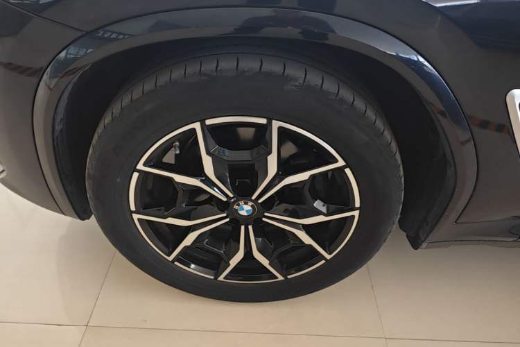 Used BMW X3 2022 xDrive25i M Sport Package Left Front Wheel Hub