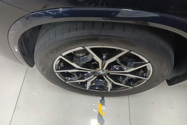 Used BMW X3 2022 Restyled xDrive25i M Sport Package Left Front Wheel Hub