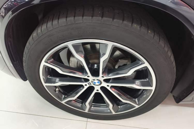Used BMW X3 2022 Second Facelift xDrive30i Leading Edition M Night Sky Package Left Front Wheel Hub
